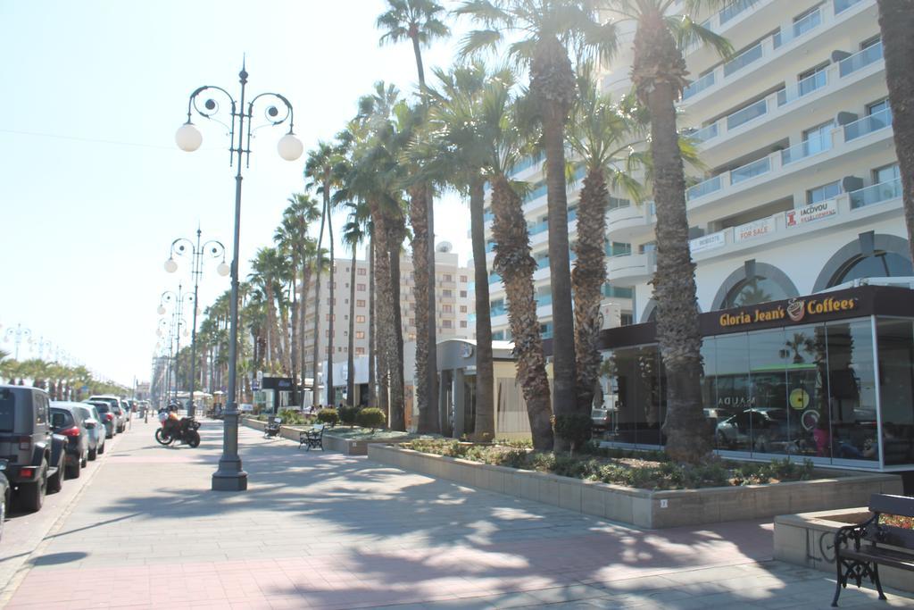 Mama Seaside Apartment Larnaca Exterior photo