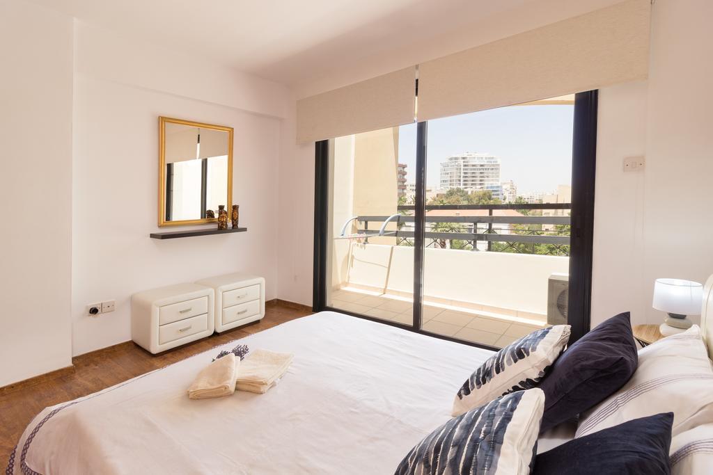 Mama Seaside Apartment Larnaca Exterior photo