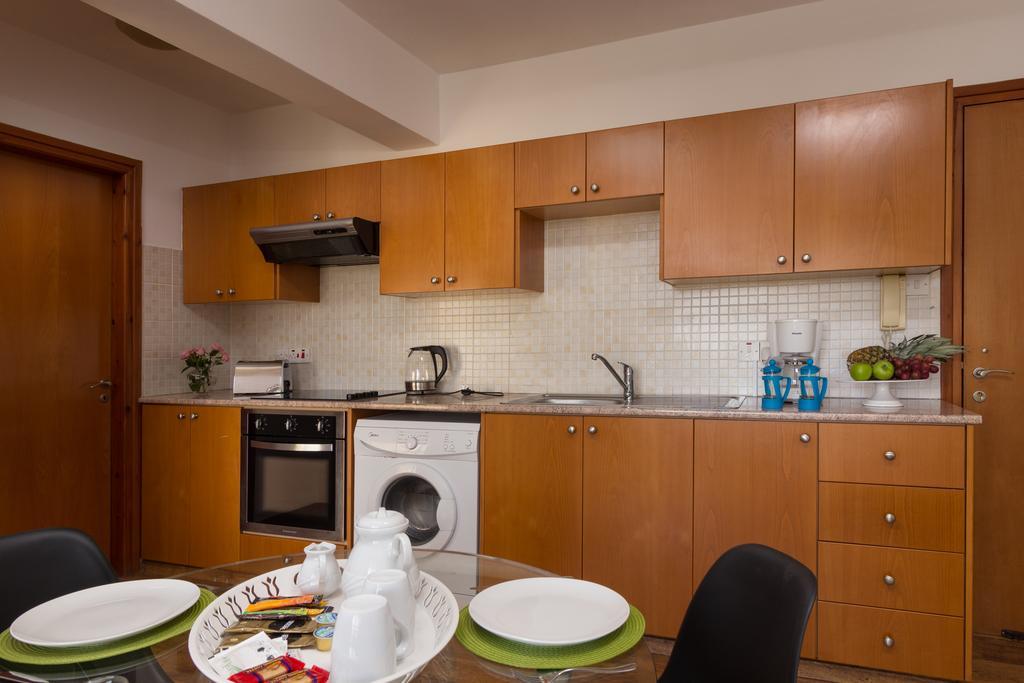 Mama Seaside Apartment Larnaca Exterior photo