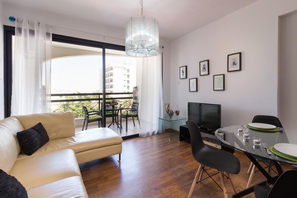 Mama Seaside Apartment Larnaca Exterior photo