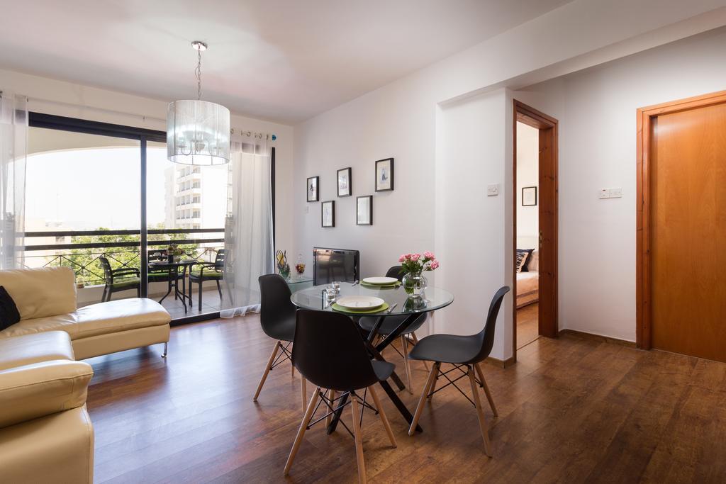 Mama Seaside Apartment Larnaca Exterior photo