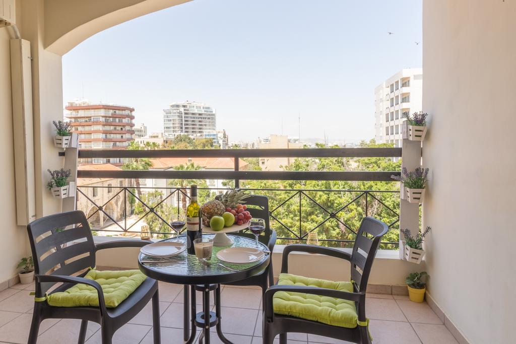Mama Seaside Apartment Larnaca Exterior photo