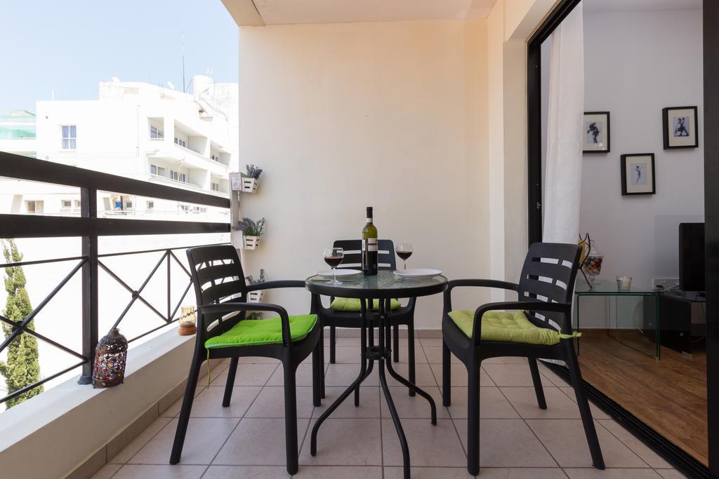 Mama Seaside Apartment Larnaca Exterior photo