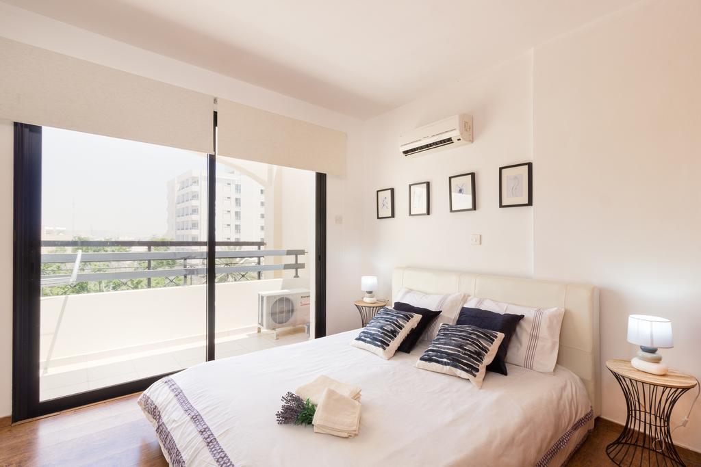 Mama Seaside Apartment Larnaca Exterior photo